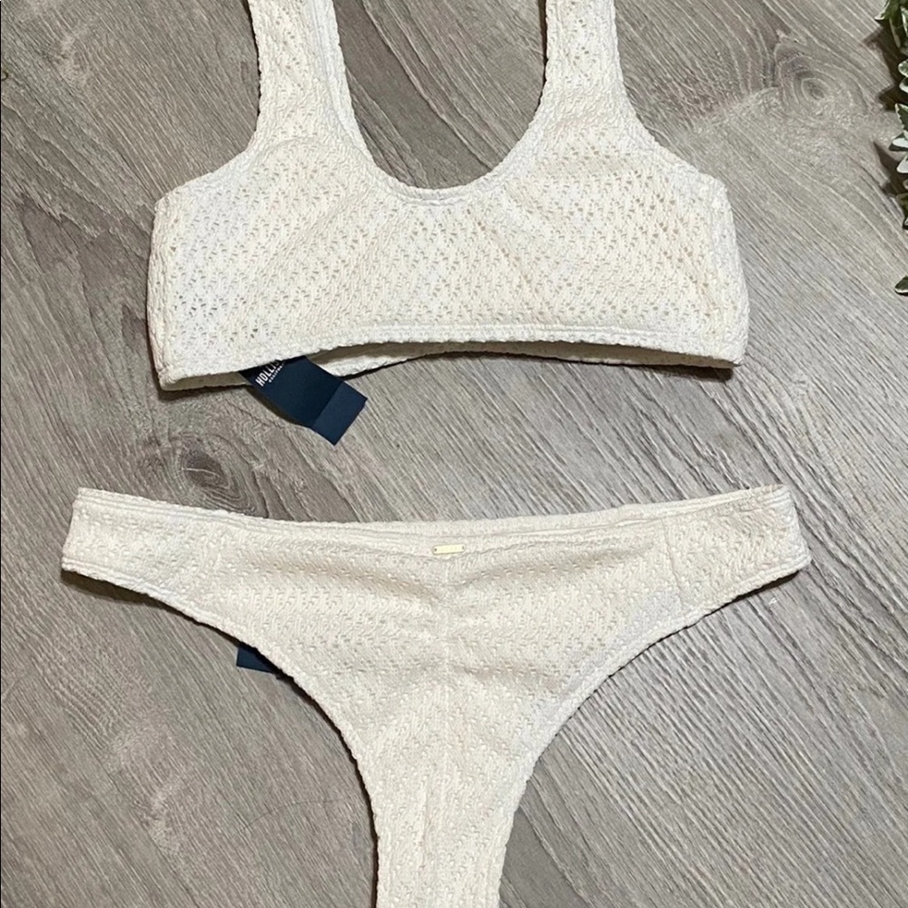 Bikini - Picture 4 of 5